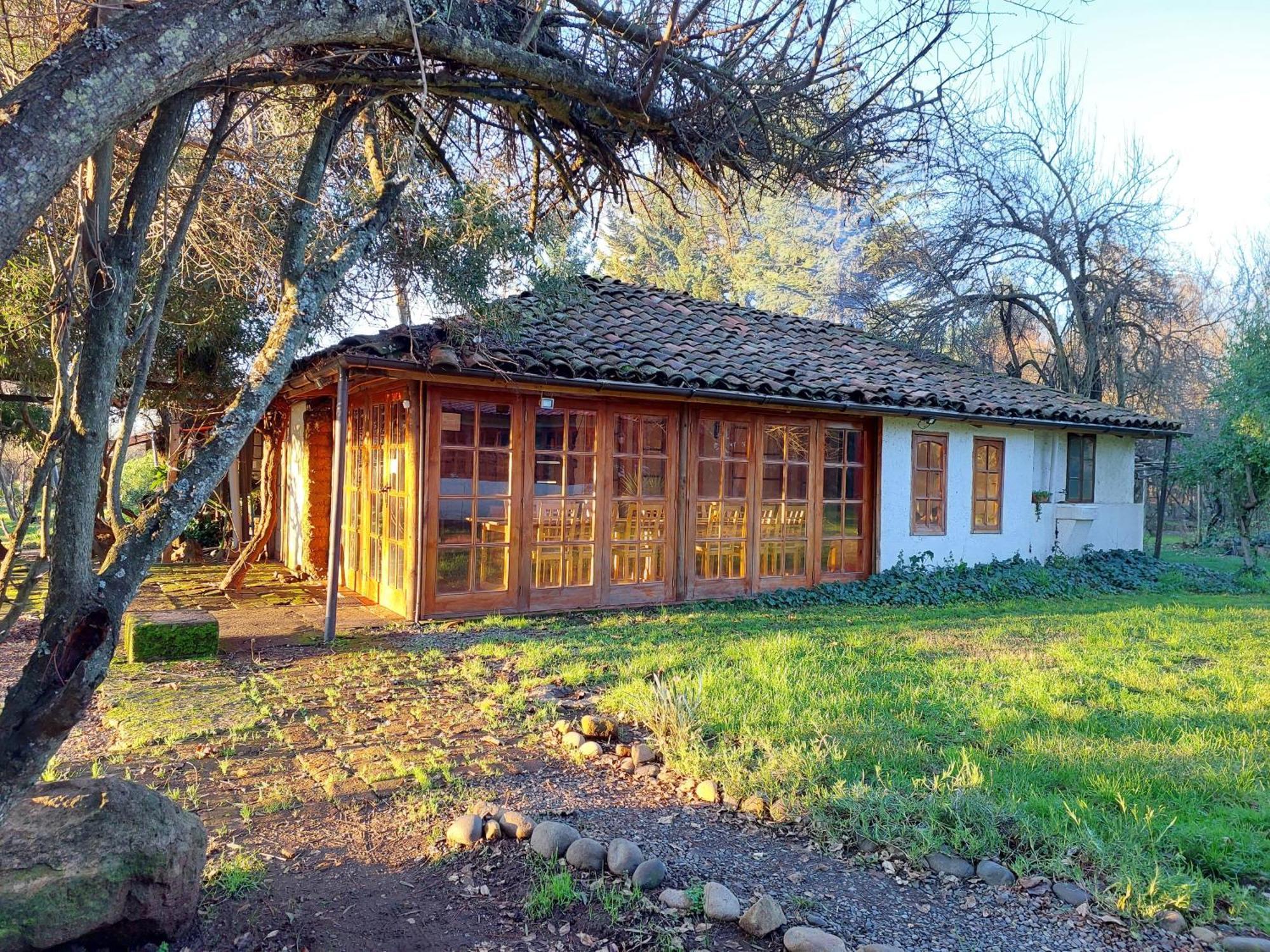 Bed and Breakfast La Casa De Adobe Natural Y Mas Bulnes Екстер'єр фото